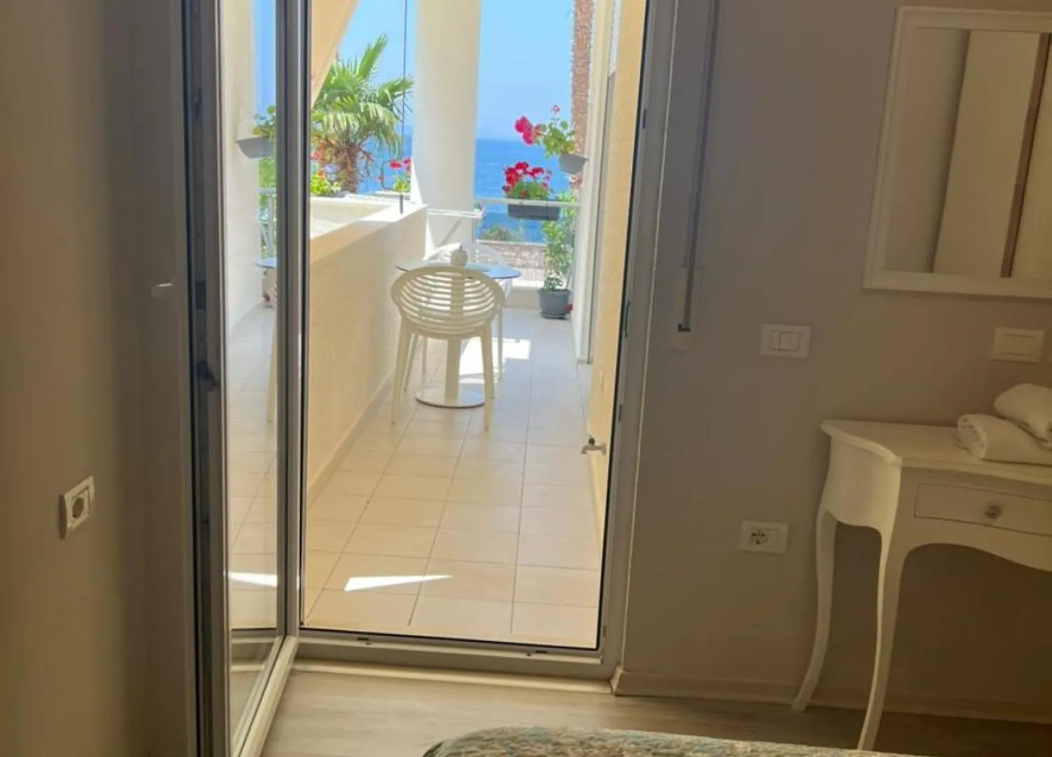 Albania Dream Beachfront Apartment ساراندا 0*,  ألبانيا