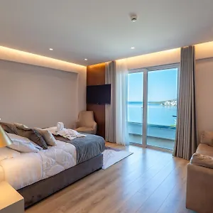Hotel Oasis, Sarandë