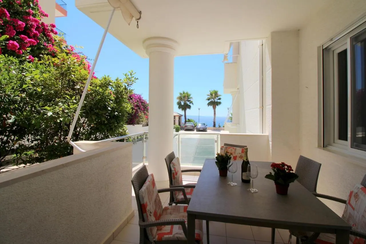 Albania Dream Beachfront Apartment Sarande