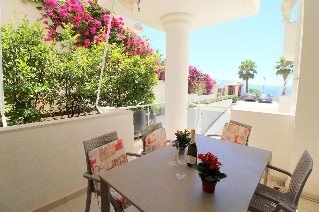 Albania Dream Beachfront Apartment Sarande Albania