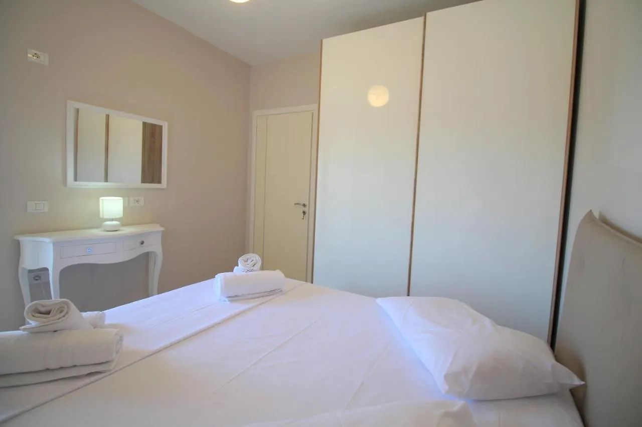 Albania Dream Beachfront Apartment Sarande 0*,